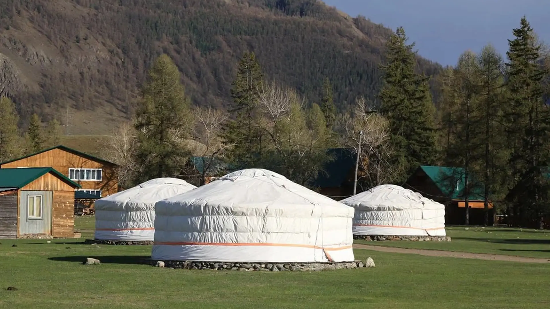 Алтай <br> гостеприимный <br> Отель 3★