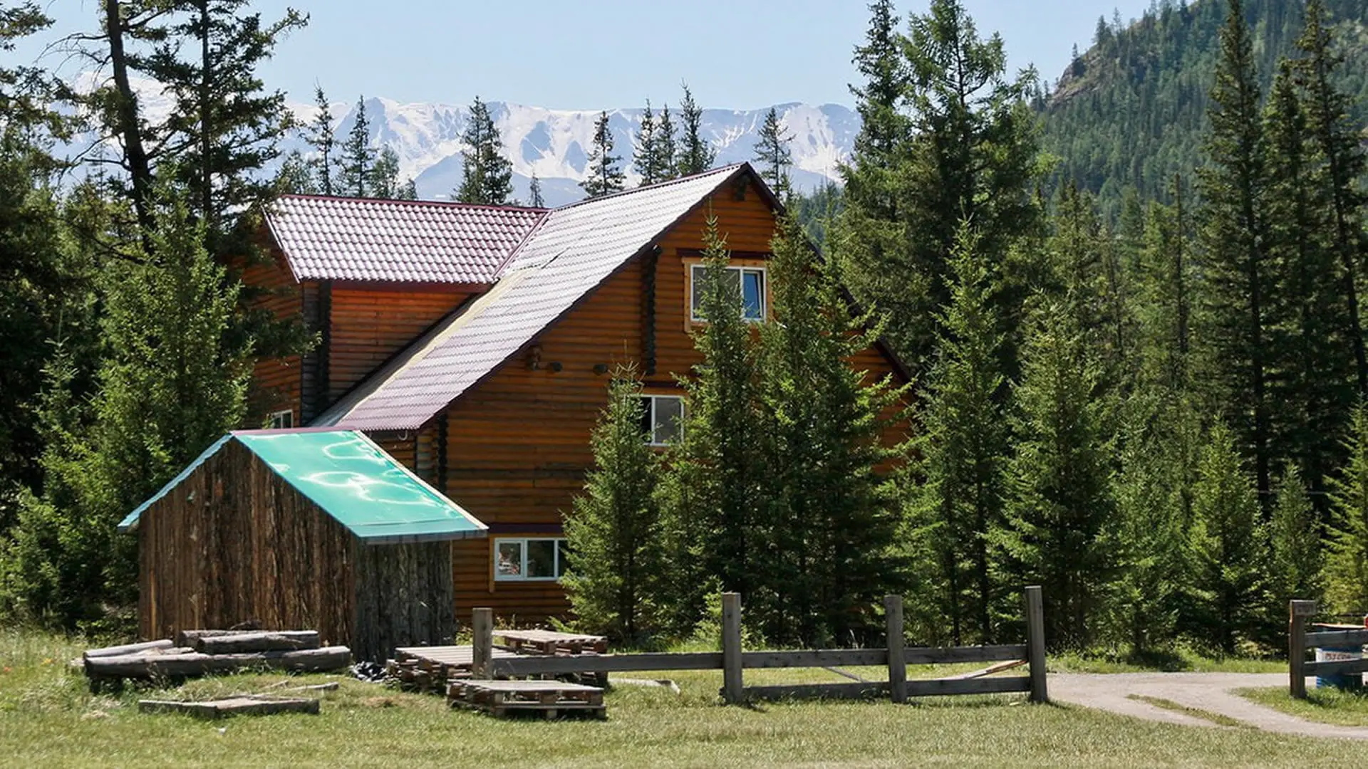 Алтай <br> гостеприимный <br> Отель 4★